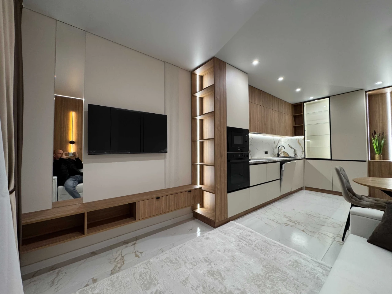 Spacious 1-bedroom apartment with modern renovation