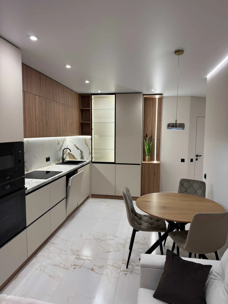 Spacious 1-bedroom apartment with modern renovation