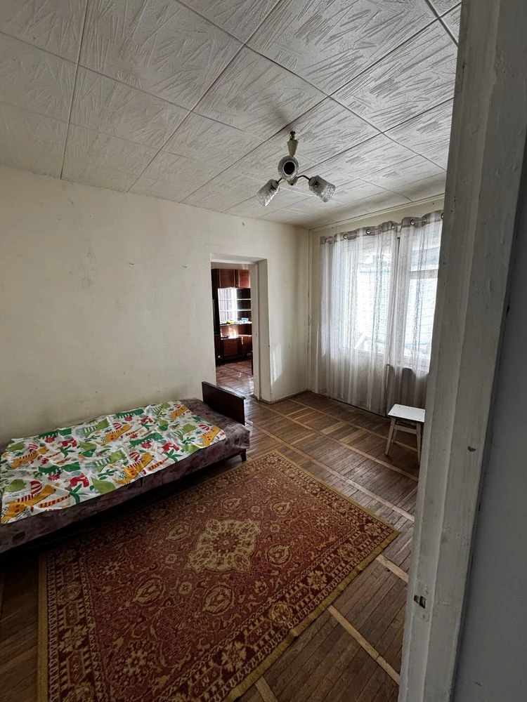 Продам 2 кімнатну квартиру, вул. Героїв Майдану