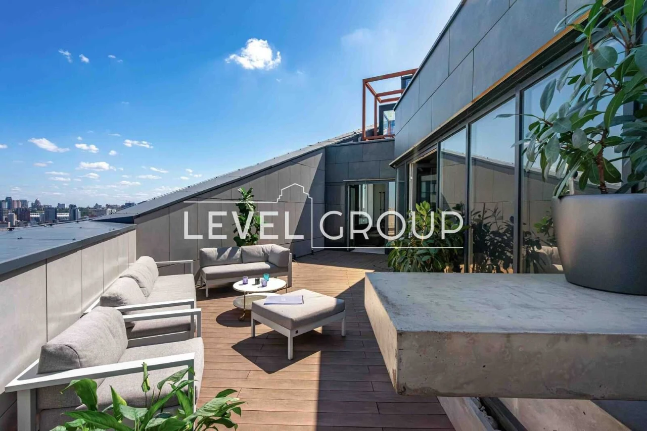 Penthouse with a private terrace in the "Kwartet" residential complex
