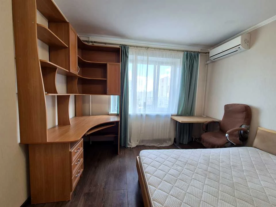 Квартира. Київ, Василя Стуса вул.
