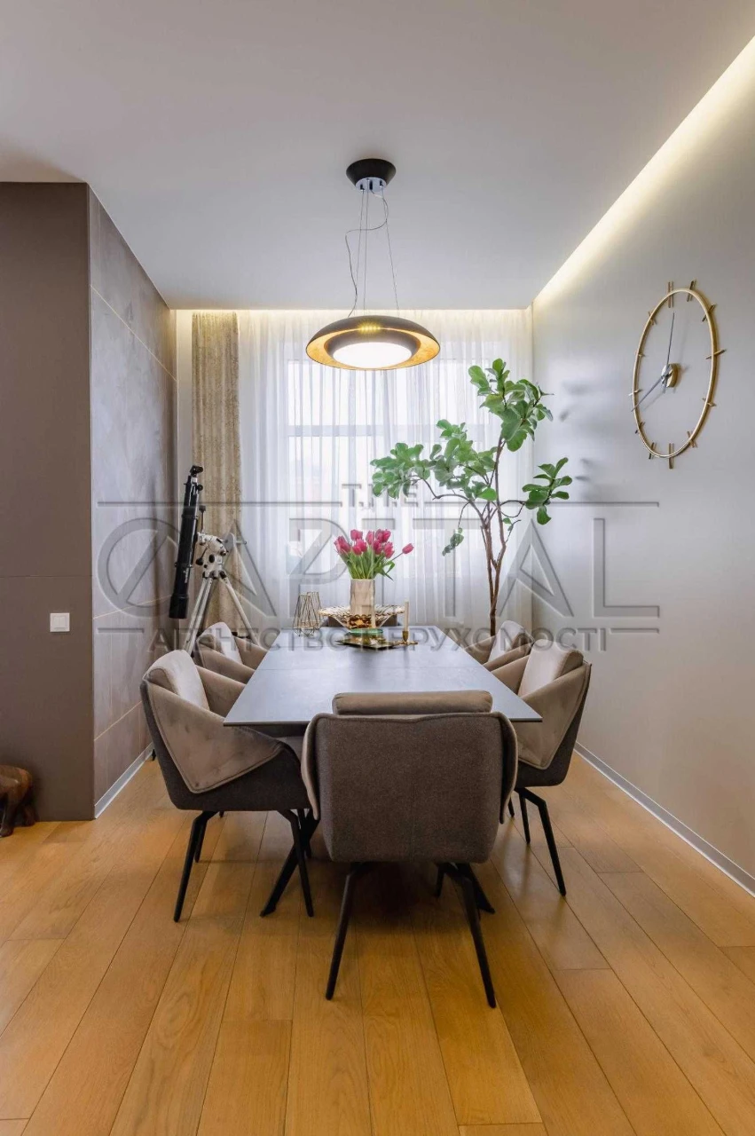 Продаж ексклюзивної 4-кімнатної квартира площею 195м² із вла