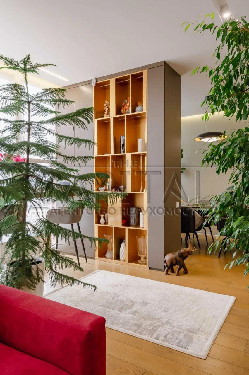 Продаж ексклюзивної 4-кімнатної квартира площею 195м² із вла
