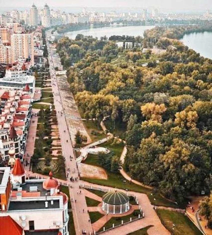 Owner. No commission. Near Metro Obolon'. Two-room apartment.
