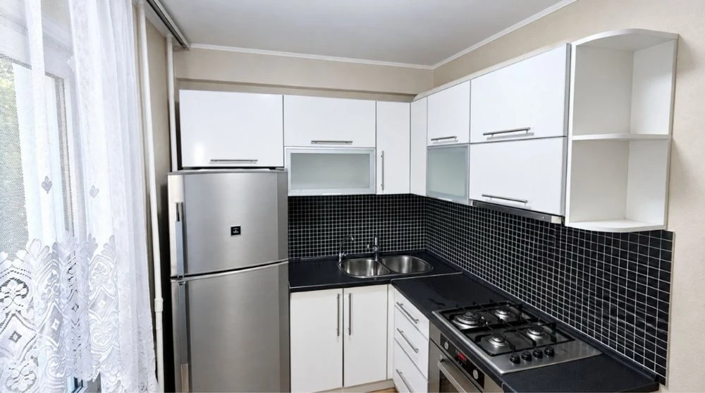 3-bedroom apartment in Cheremushki | Brick building | State property