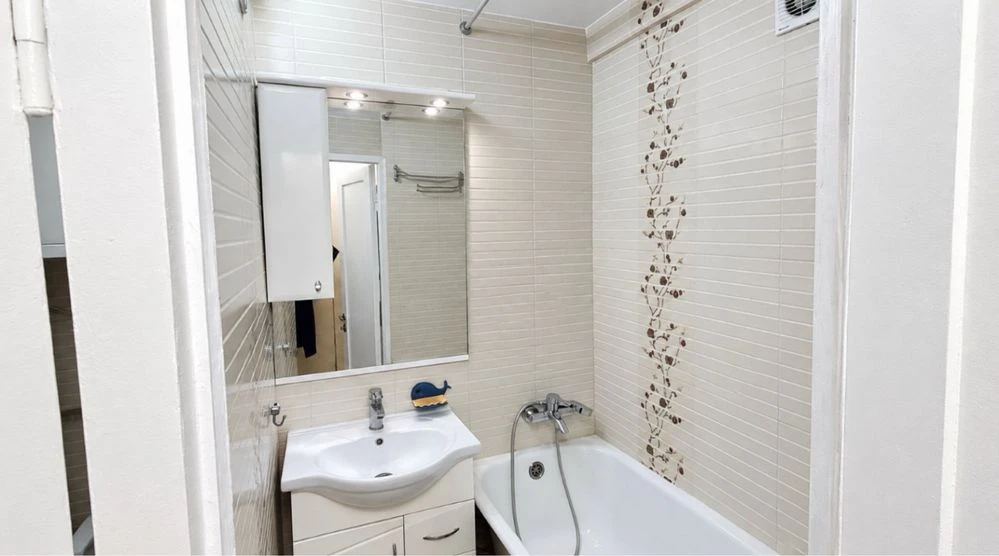 3-bedroom apartment in Cheremushki | Brick building | State property