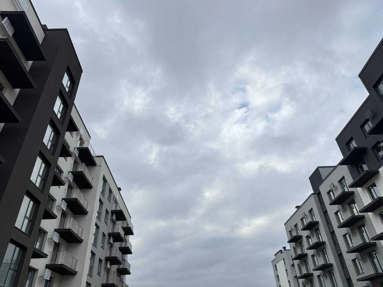 Cozy 1-bedroom apartment in the ЖК Містечко Південне residential complex