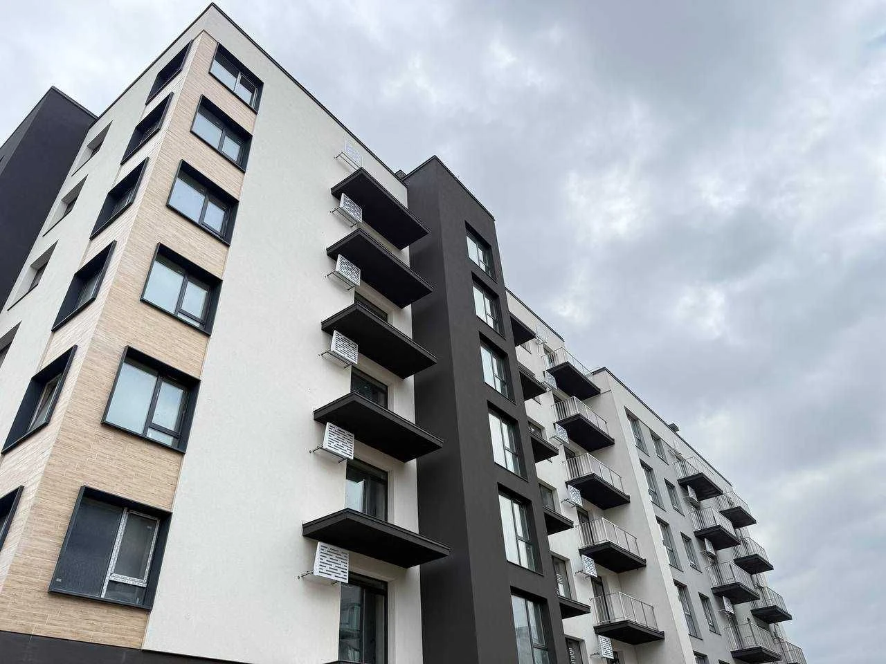 Cozy 1-bedroom apartment in the ЖК Містечко Південне residential complex