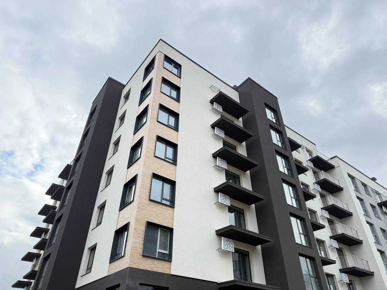 Cozy 1-bedroom apartment in the ЖК Містечко Південне residential complex