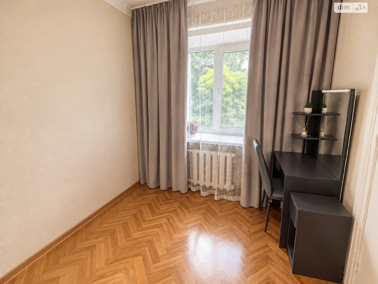 Long-Term Rental Apartment, Station