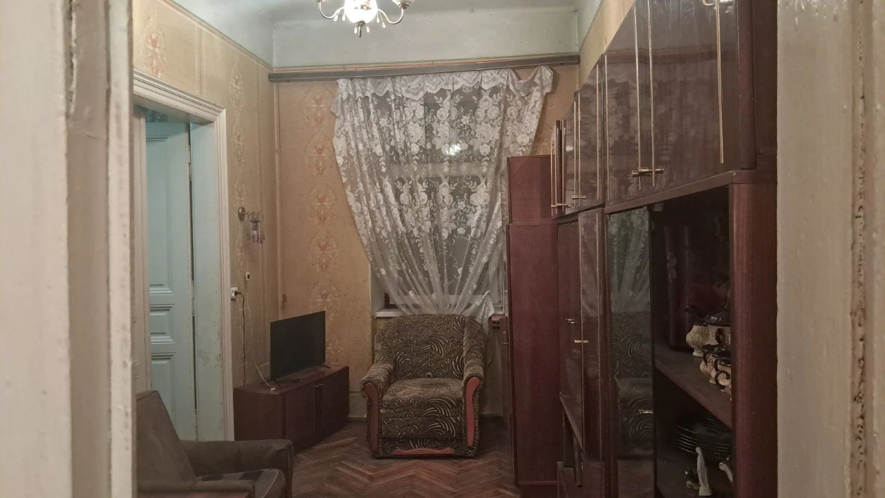 For Sale: 2-room apartment with basement on Kulisha Street FROM OWNER