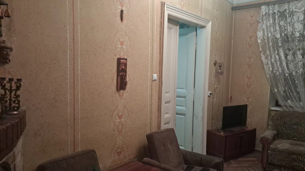 For Sale: 2-room apartment with basement on Kulisha Street FROM OWNER