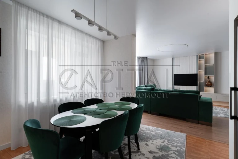 Spacious 3-room apartment 114 sq m / 16th floor, Dnipro district, st. D