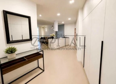 Apartment for Sale - 8th Floor, Berezaysky, Kyiv