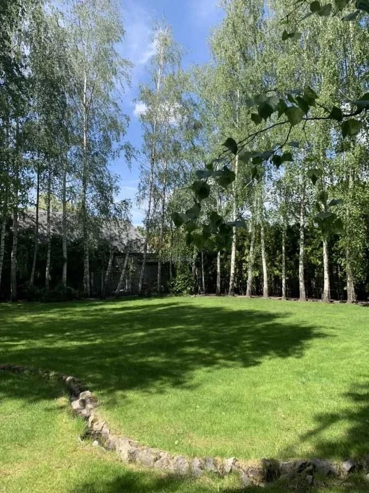 Private Residence near Lake in Kyiv — 800 m², 12 rooms,