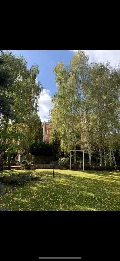 Private Residence near Lake in Kyiv — 800 m², 12 rooms,