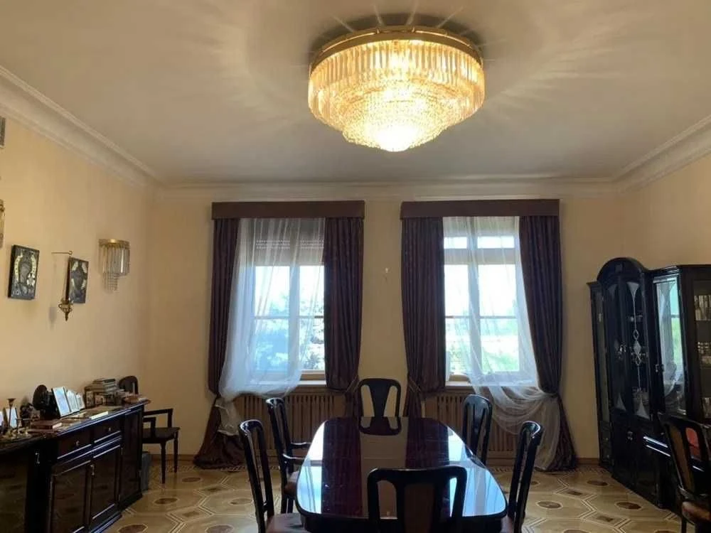 Private Residence near Lake in Kyiv — 800 m², 12 rooms,