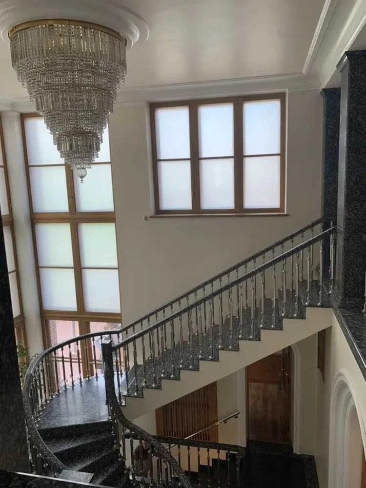 Private Residence near Lake in Kyiv — 800 m², 12 rooms,
