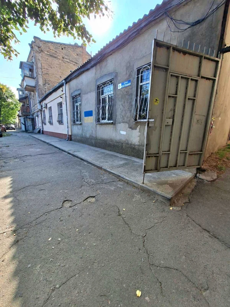 Продам перспективную на расширение 2-х комнатную квартиру  у