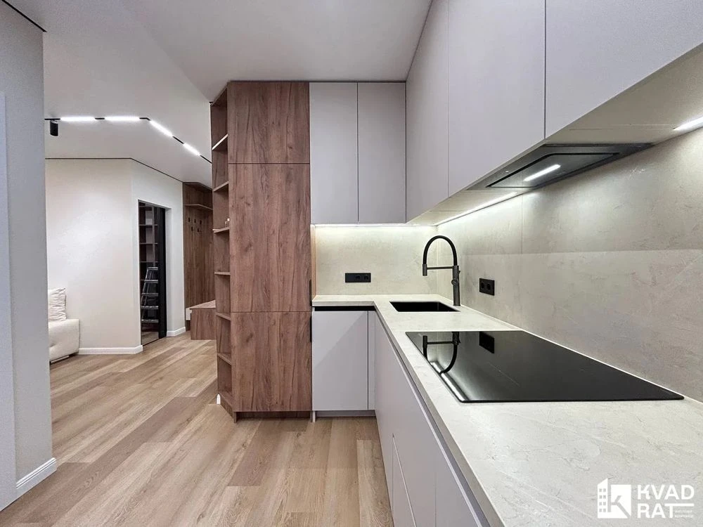 Apartment with renovation on the 7th floor near the lake, Manhe residential complex