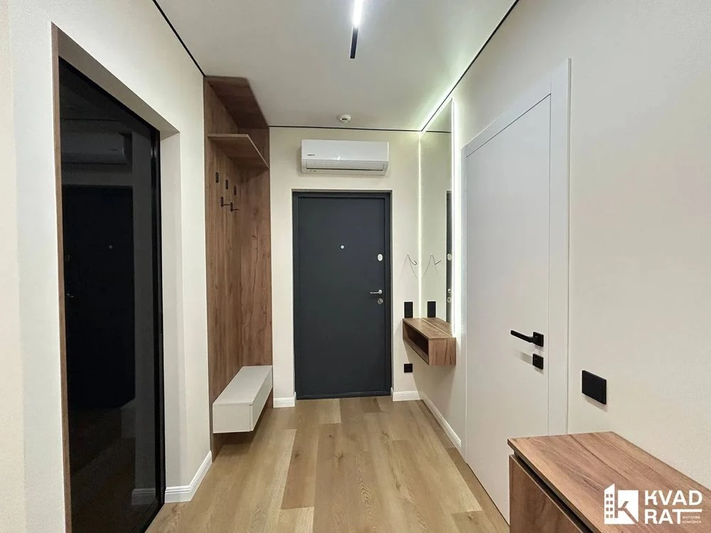 Apartment with renovation on the 7th floor near the lake, Manhe residential complex