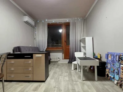 Apartment. Tractor Builders Avenue, Kharkiv