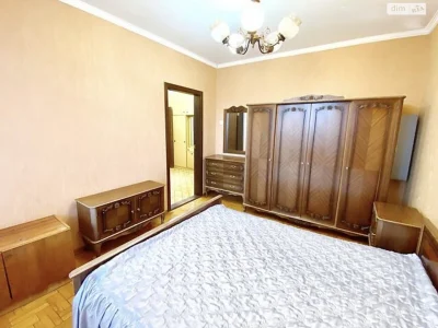 Long-Term Rental Apartment, Poczynki