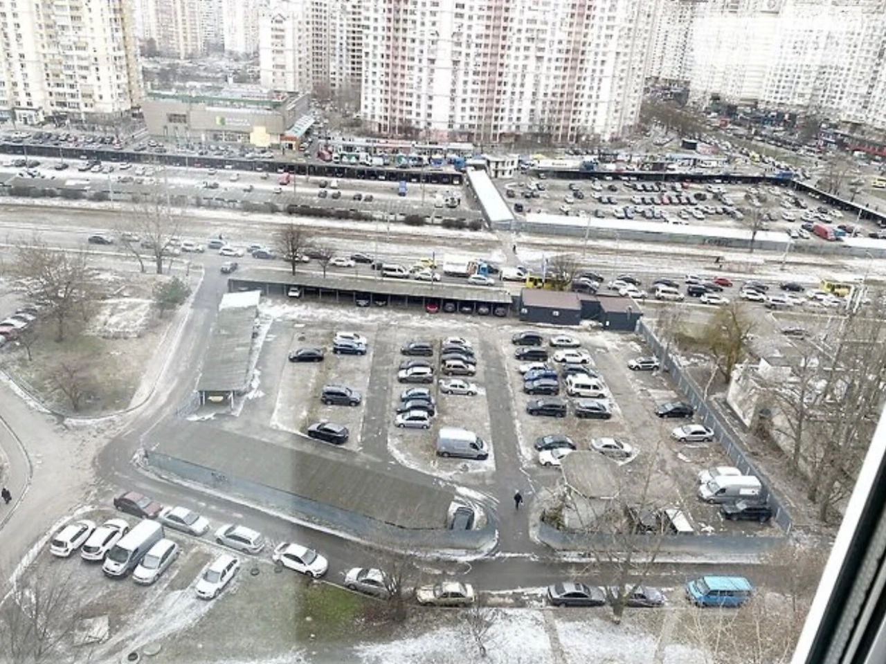 Long-Term Rental Apartment, Poczynki