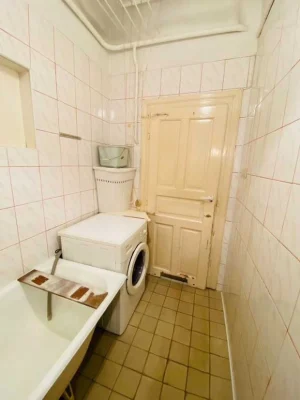 Продається простора 2-кімнатна квартира на вулиці Академіка