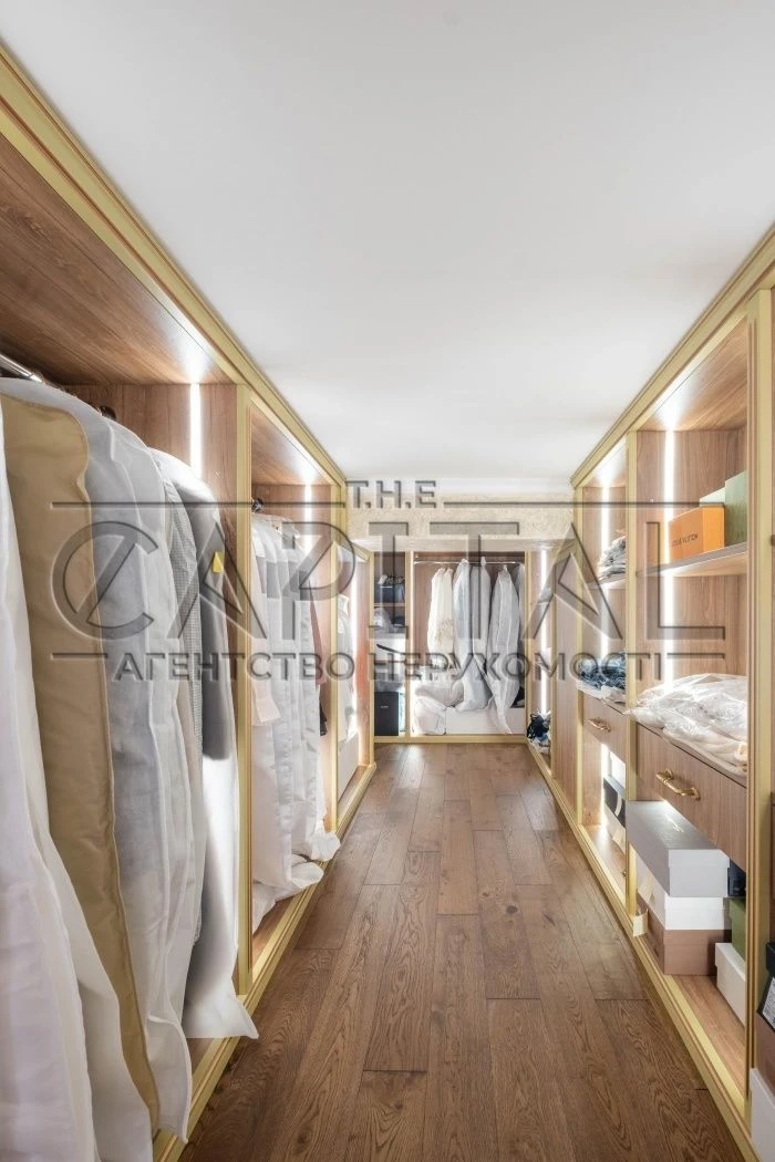 Exclusive 3-bedroom apartment 104.8 sq m/2nd floor, with 4-meter ceilings