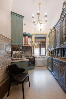 Exclusive 3-bedroom apartment 104.8 sq m/2nd floor, with 4-meter ceilings