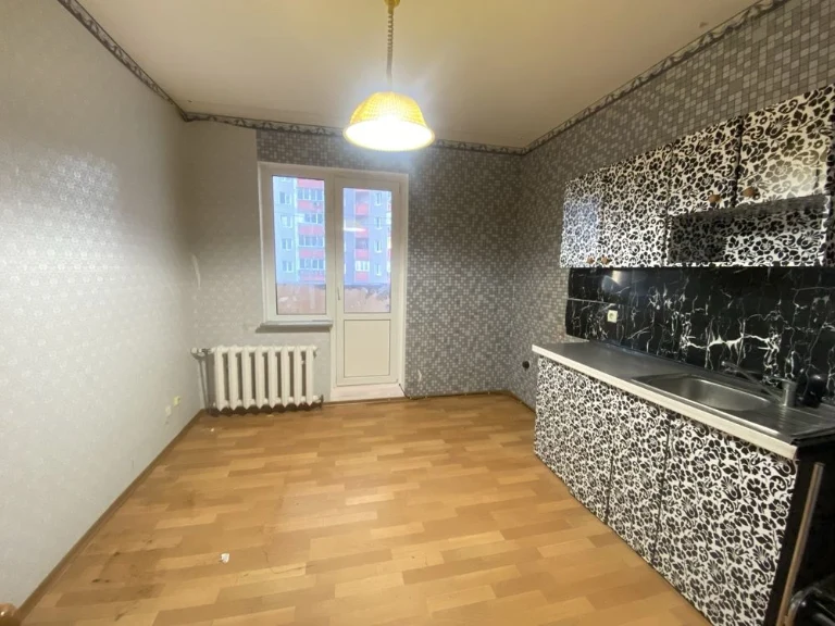 Позняки, вул.Урлівська ,Метро Осокорки.ТРЦ Рівер Молл, Є Ген