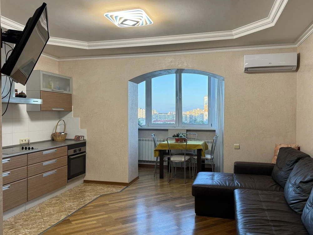 Драгоманова, 31б, Генератор