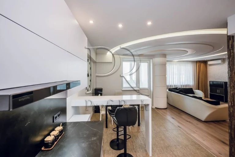 2-room apartment for sale at Avtozavodska Street, 29A