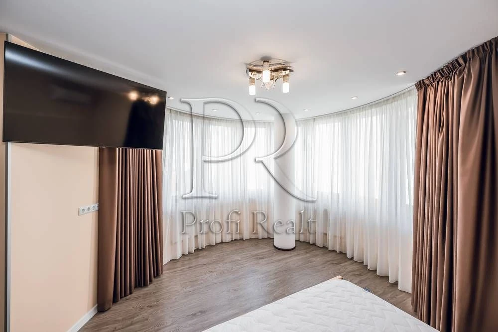 2-room apartment for sale at Avtozavodska Street, 29A