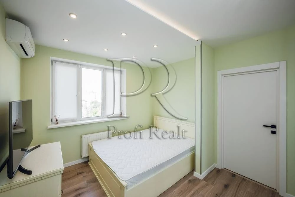 2-room apartment for sale at Avtozavodska Street, 29A