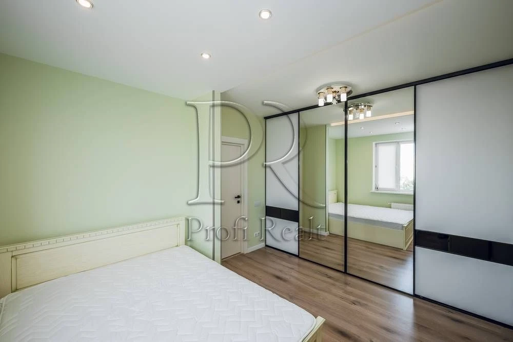 2-room apartment for sale at Avtozavodska Street, 29A