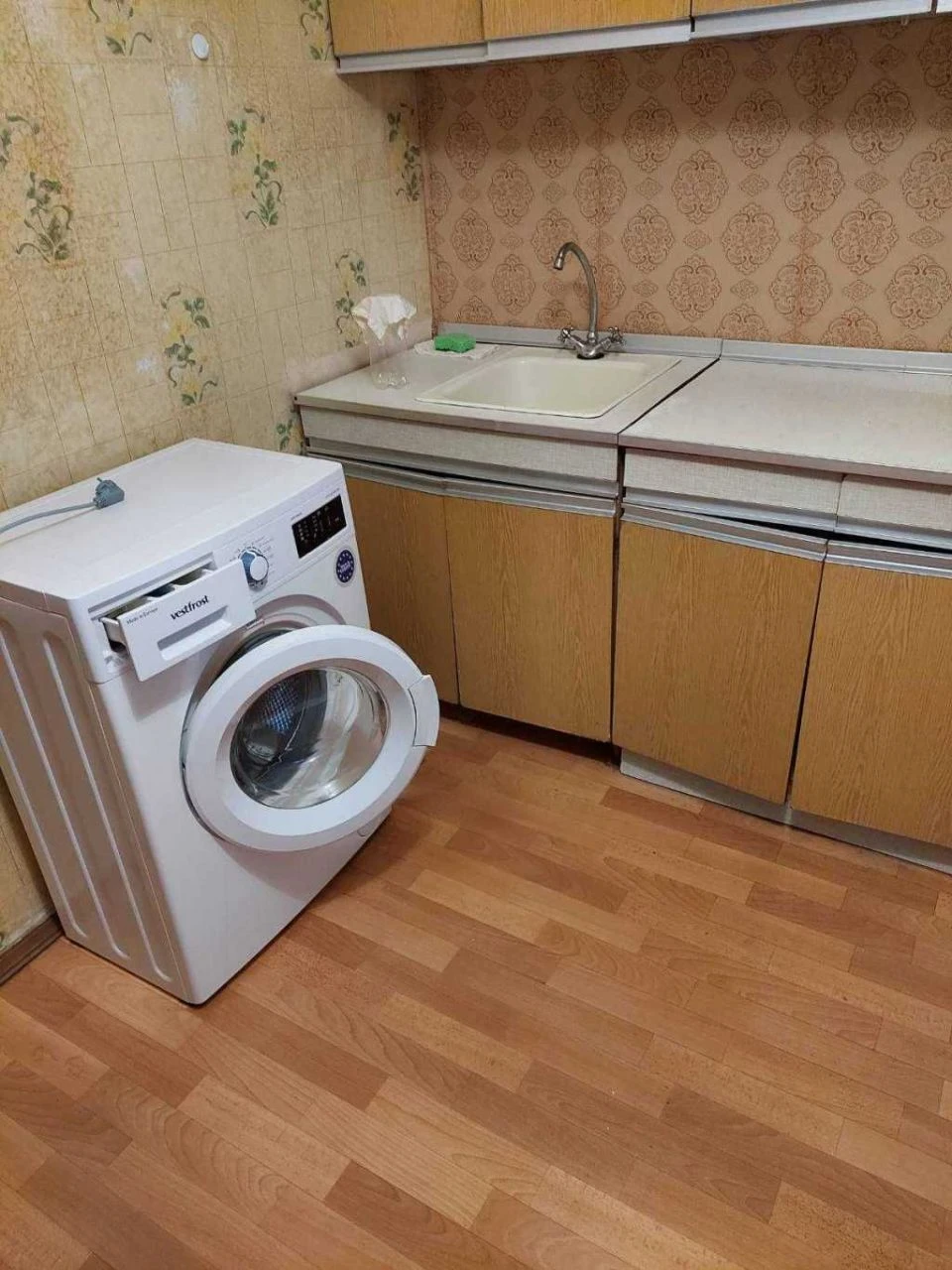 Rent a one-bedroom apartment (43 sq m) in Kyiv, Desniansky district