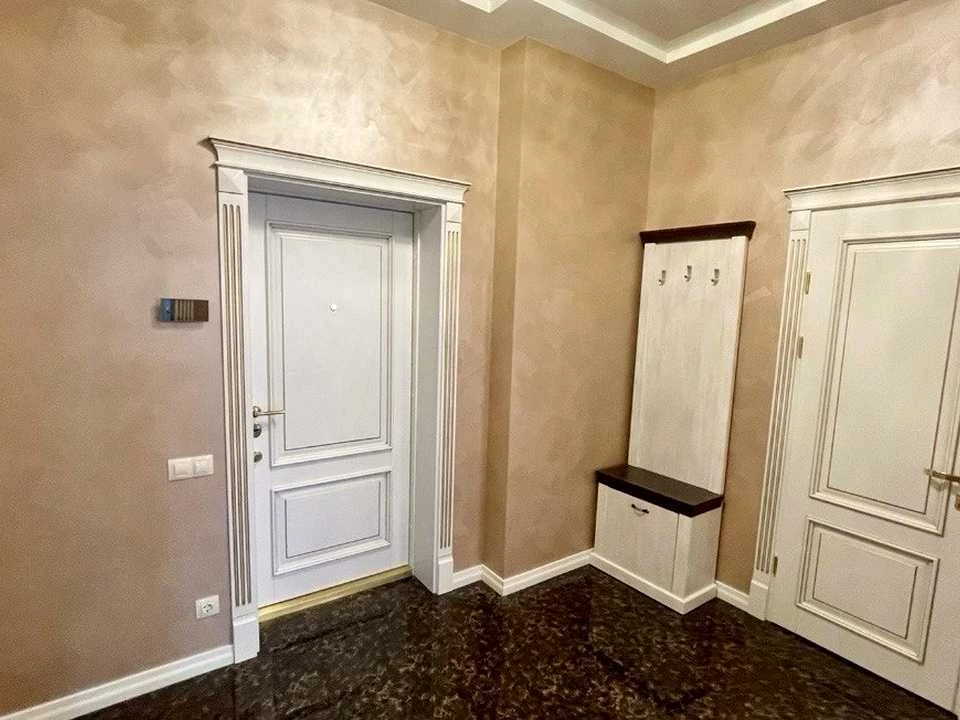 Квартира. Київ, Дніпровська набережна вул.