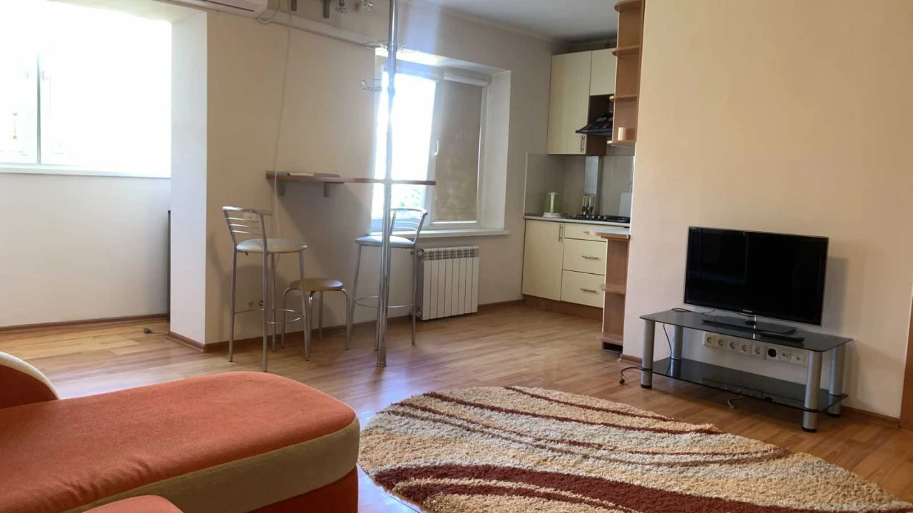Rent 1-bedroom apartment 27 sq m, Bratislavskaya St., 34B