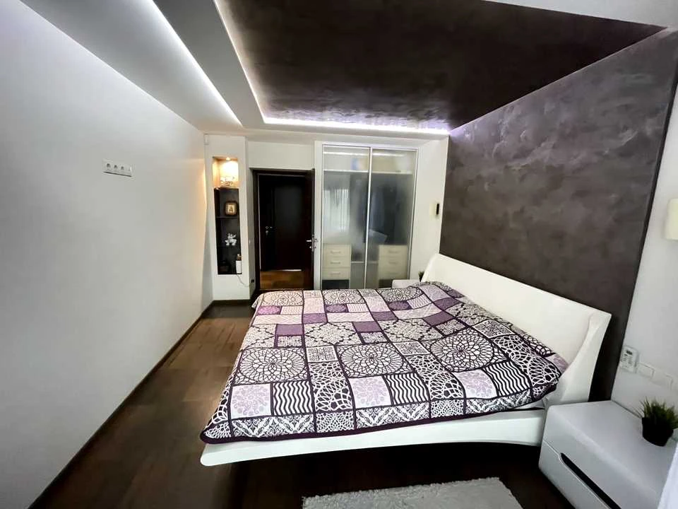 Apartment. Dnipro, Oleksandra Polya st.