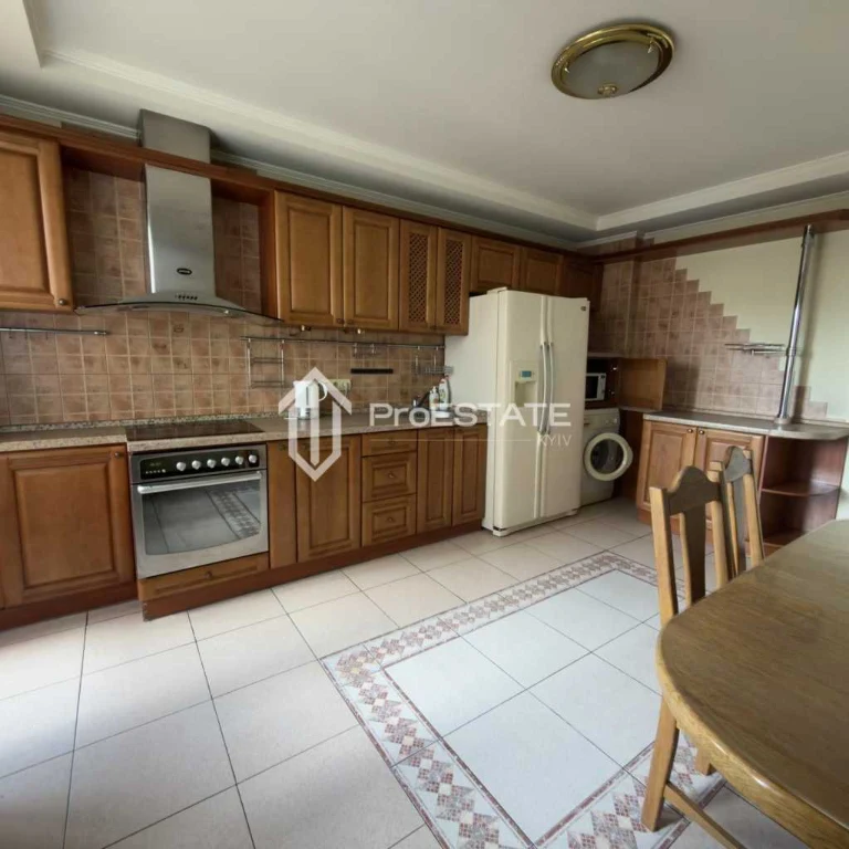 For Sale: 2-bedroom apartment (65 sq m) in Kyiv, Dniprovsky district