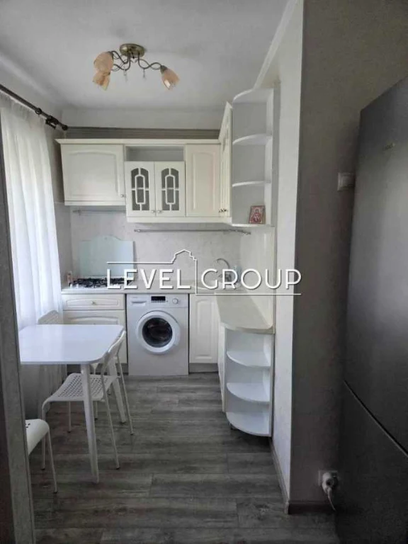 Продається 2-кімнатна квартира (48 м²) у Києві, Печерський район