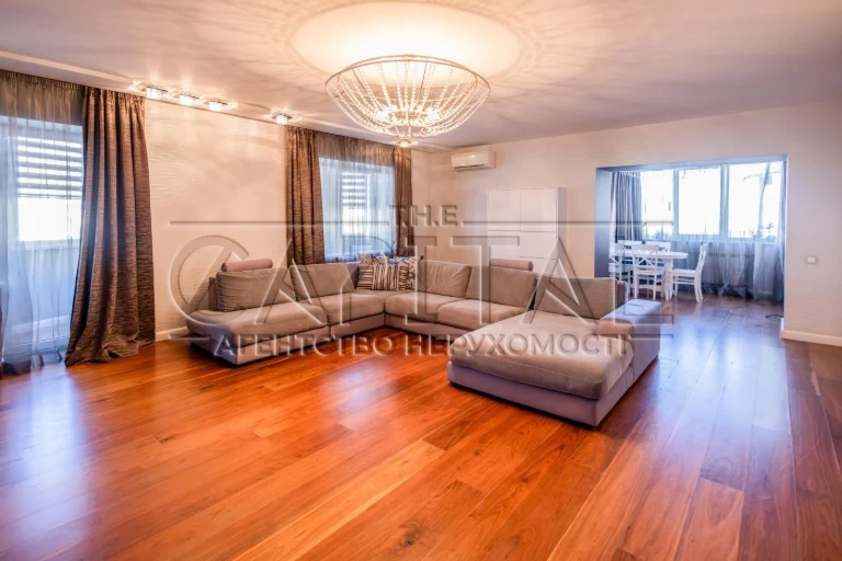 Duplex 200m² apartment in Obolonskiye Lipky residential complex