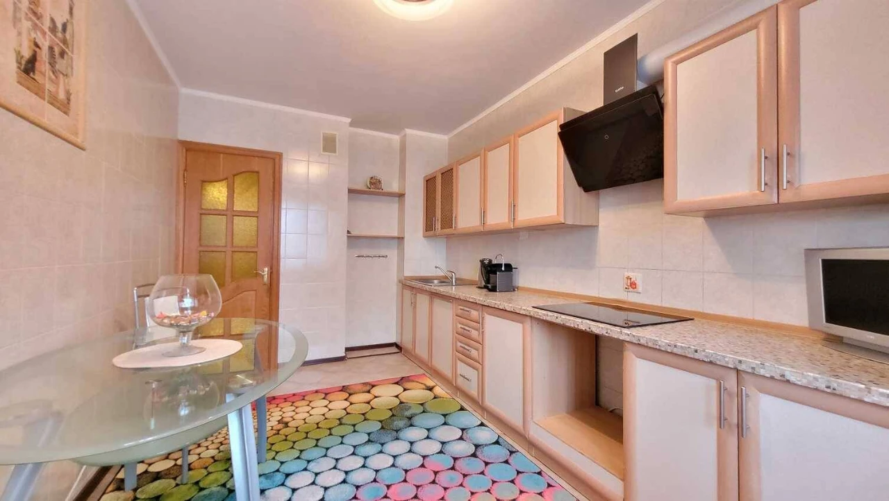 Продам 3-к квартиру Київ, Дарницький, Анни Ахматової вул, 3