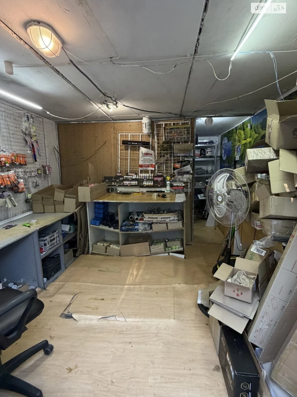For Sale: Separate Garage in the Center