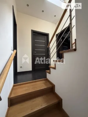 Sale of a two-story townhouse with a plot of 10 acres, 140 sq m