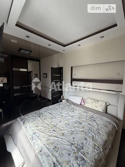 Sale of a two-story townhouse with a plot of 10 acres, 140 sq m