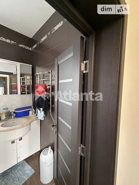 Sale of a two-story townhouse with a plot of 10 acres, 140 sq m