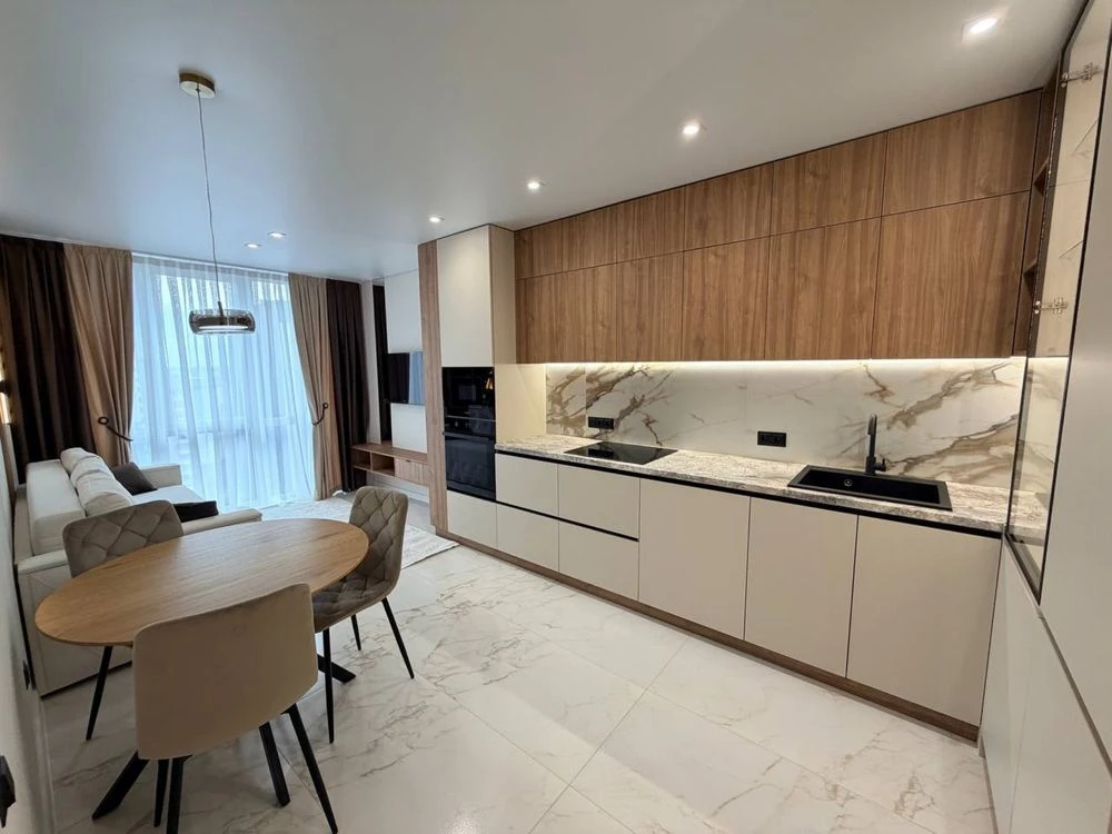 Urgent! 1-room apartment with renovated